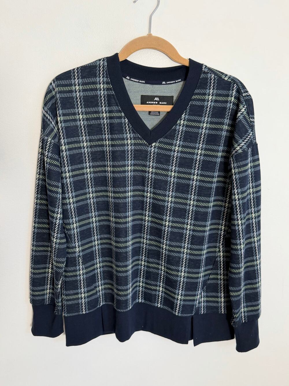 Andrew Marc Men's plaid light weight sweater size medium
